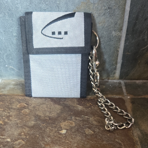 Levi's Black and Gray Wallet with Chain - Picture 1 of 6
